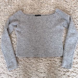 Kendall & Kylie off the should grey sweater
